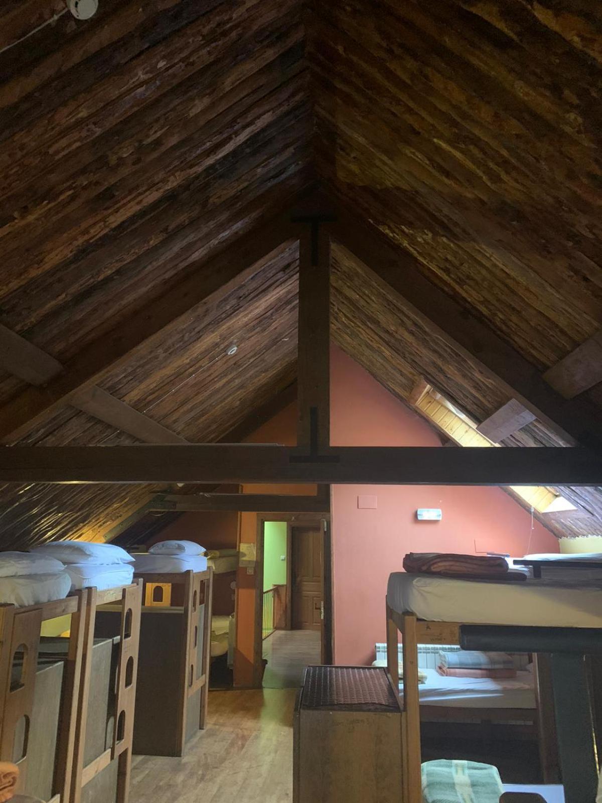 Albergue-Refugio Sargantana Canfranc Buitenkant foto