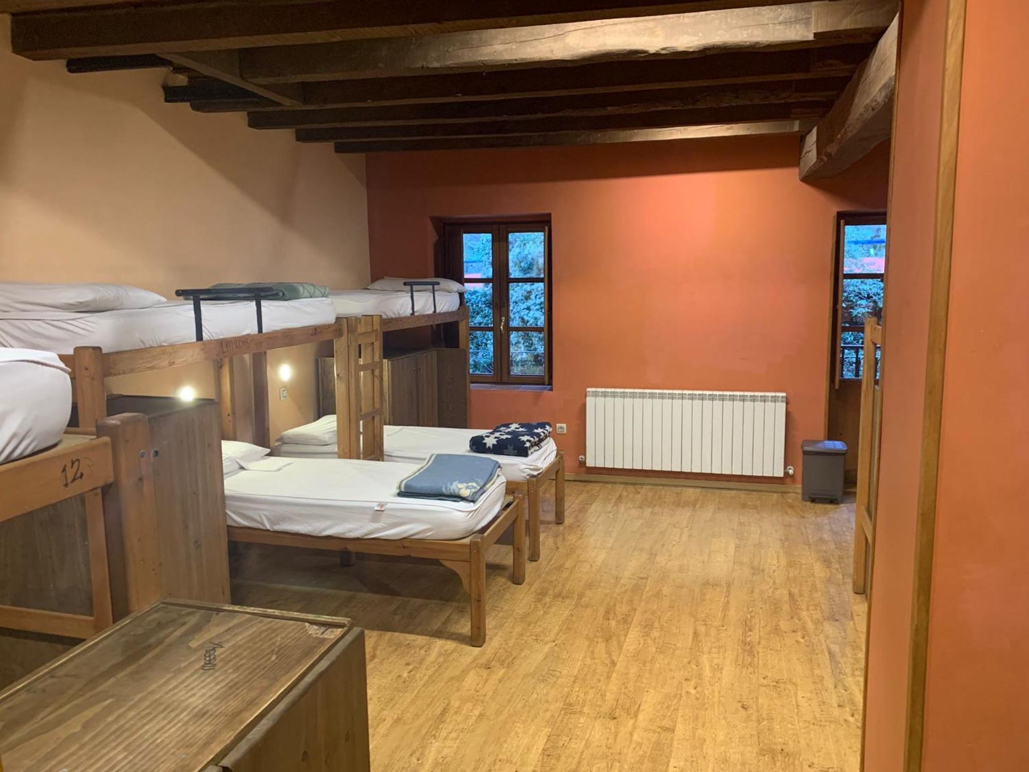 Albergue-Refugio Sargantana Canfranc Buitenkant foto