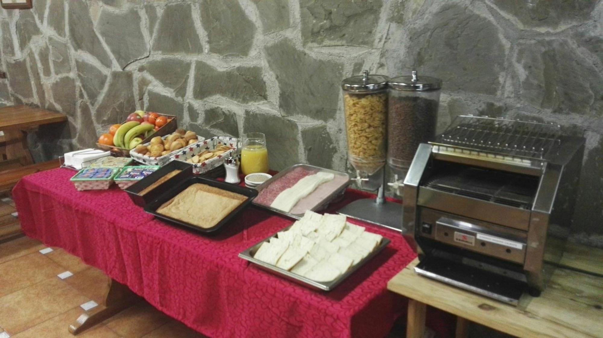 Albergue-Refugio Sargantana Canfranc Buitenkant foto